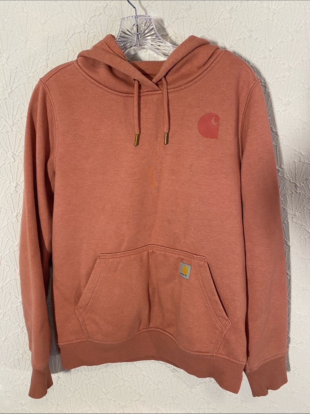 Carhartt Women’s Pullover Hoodie in Dusty Coral size small 4-6. Relaxed Fit